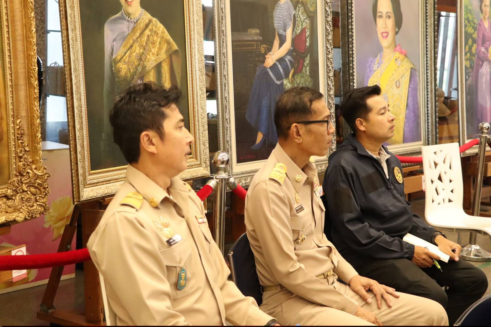 title - ศพส. ประชุมเตรียมความพร้อมจัดนิทรรศการ งานพระราชพิธีถวายพระเพลิงพระบรมศพ สมเด็จพระนางเจ้าสิริกิติ์ พระบรมราชินีนาถ พระบรมราชชนนีพันปีหลวง ณ ศูนย์ส่งเสริมและพัฒนาอาชีพเสริมนอกภาคการเกษตร (ศูนย์ศิลปาชีพ บางไทรฯ (เดิม)) 
